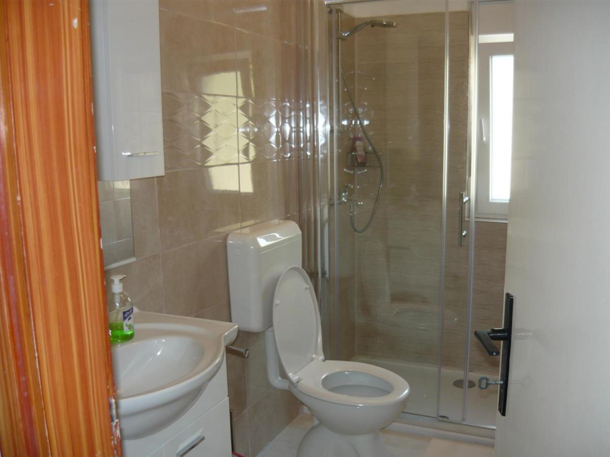 Apartments With A Parking Space Kampor, Rab - 4984 Exterior foto