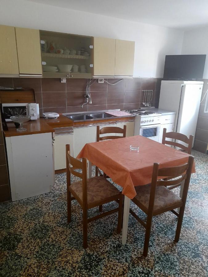 Apartments With A Parking Space Kampor, Rab - 4984 Exterior foto