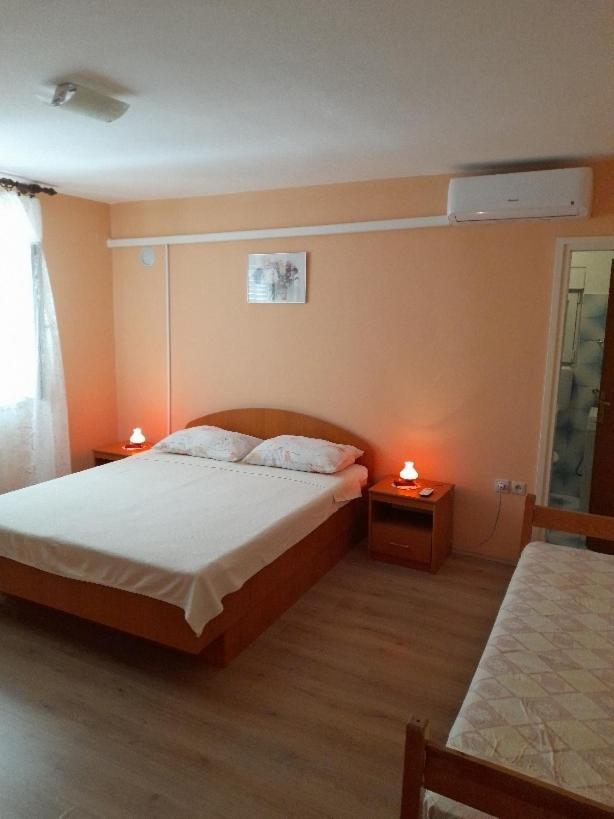 Apartments With A Parking Space Kampor, Rab - 4984 Exterior foto